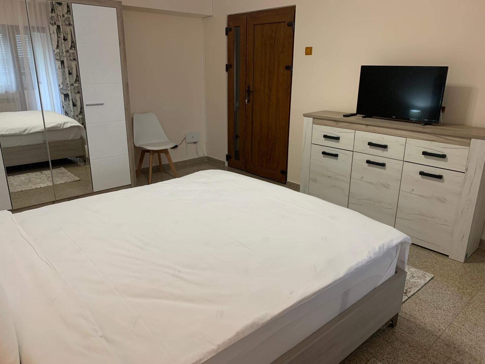 Apartamento Minerva Ultracentral Craiova Exterior foto