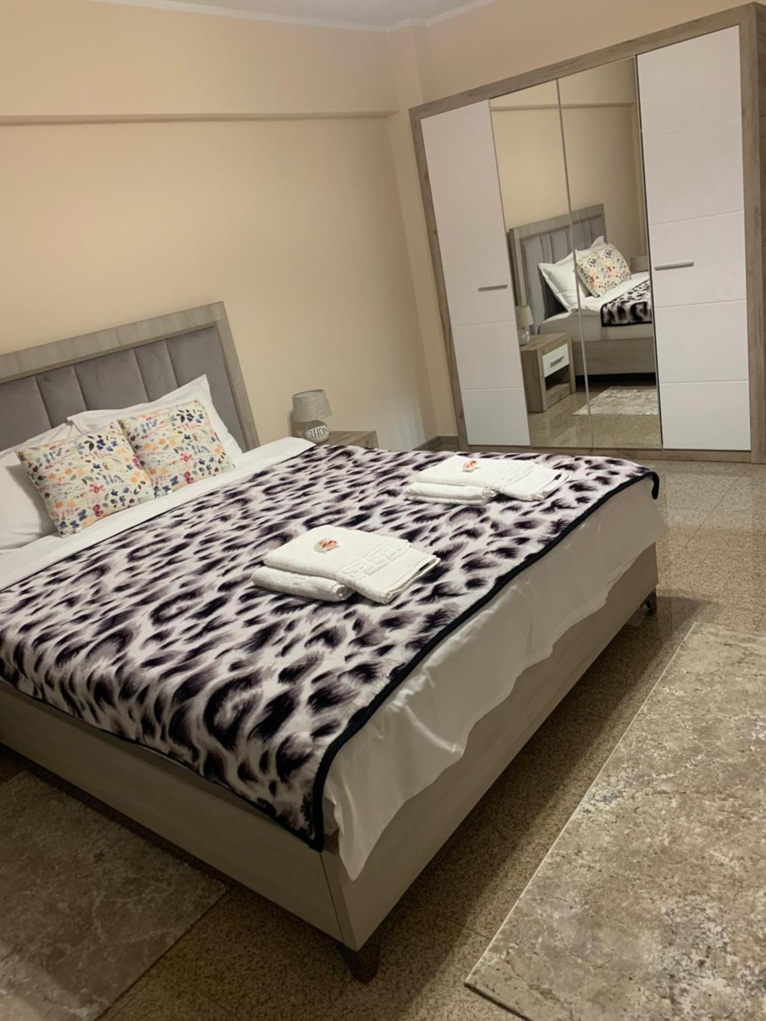 Apartamento Minerva Ultracentral Craiova Exterior foto